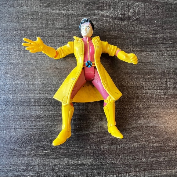 X-Men Generation X Jubilee Loose Marvel Action Figure Toy Biz 1995 Action Figure - Picture 1 of 3